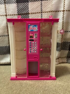 Barbie Hot Pink and White Accessory Vending Cabinet